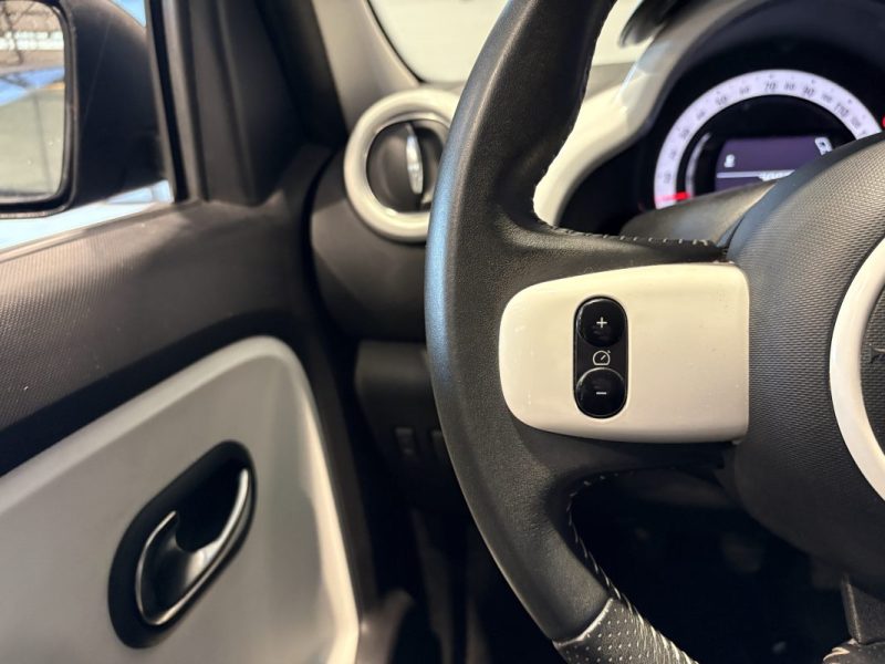 Renault Twingo 3 70CH 2015 -  intense - Ideal Jeune Permis - Commande au volants - jantes aluminium 