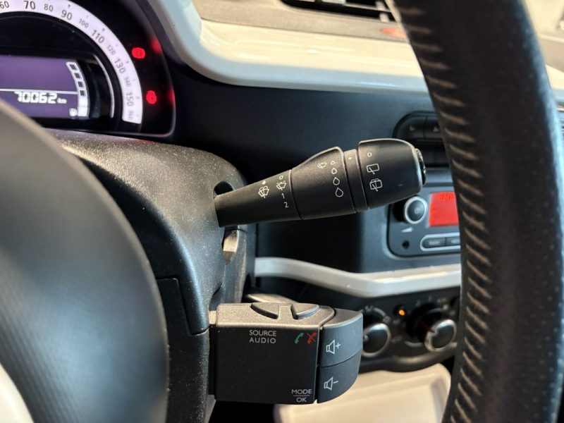 Renault Twingo 3 70CH 2015 -  intense - Ideal Jeune Permis - Commande au volants - jantes aluminium 