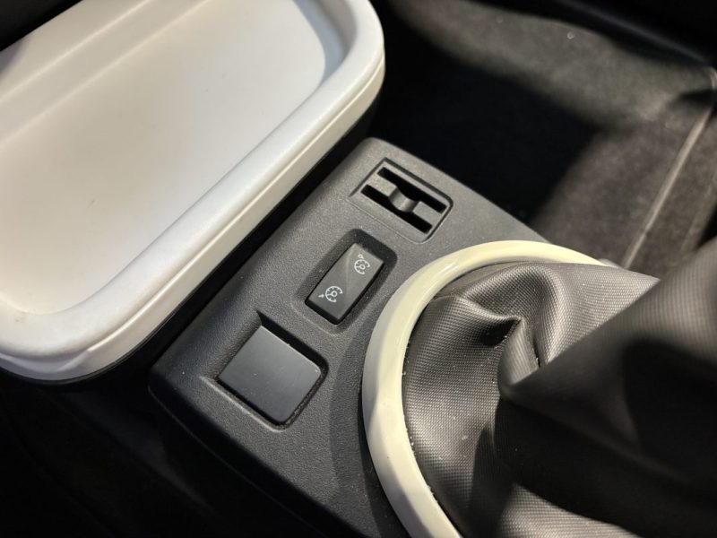 Renault Twingo 3 70CH 2015 -  intense - Ideal Jeune Permis - Commande au volants - jantes aluminium 