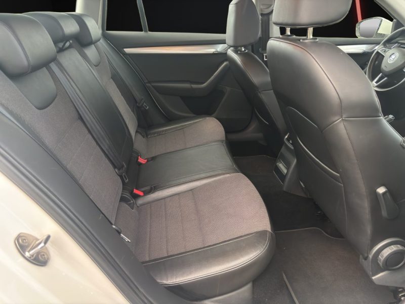 SKODA OCTAVIA 1.6 TDI GREEN TEC ELEGANCE 105 CV DSG7 