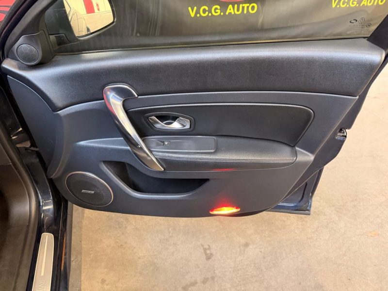 RENAULT LATITUDE 2.0 dCi 175 Initial 