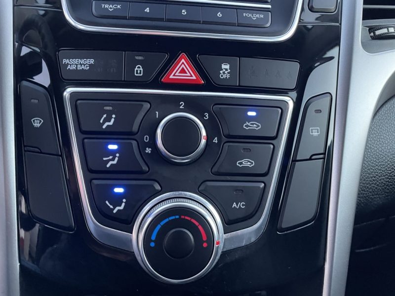 HYUNDAI I30 1.4 CRDI 90 CV      GARANTIE 3/12 MOIS 2012