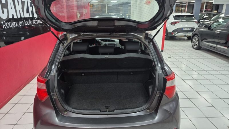 TOYOTA YARIS HYBRIDE 100cv FRANCE BUSINESS/ 1 ERE MAIN/TVA RECUPERABLE