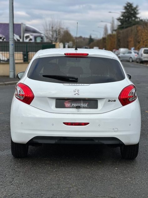 PEUGEOT 208 1.2 82CV ALLURE 5P 2014 / 75KM / Radar de recul / Clim / Paiement 4 ou 10 fois possible