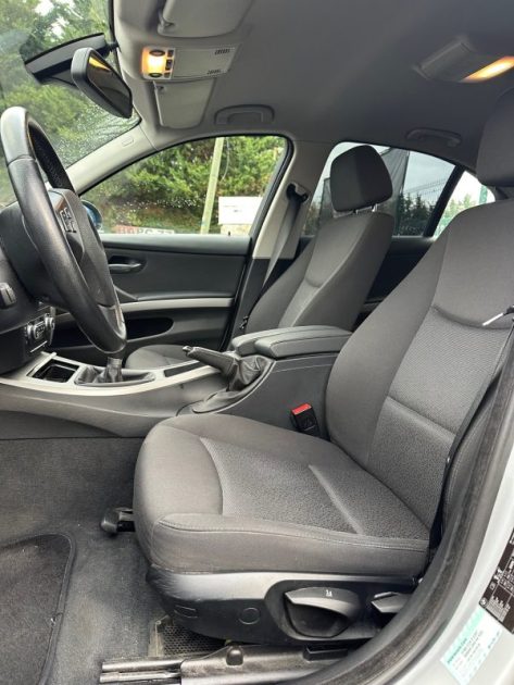 BMW SERIE 3 318I 143CV 2008 / 170KM / Radar / Clim / Regulateur / Paiement 4ou10 fois possible 