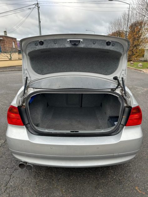 BMW SERIE 3 318I 143CV 2008 / 170KM / Radar / Clim / Regulateur / Paiement 4ou10 fois possible 