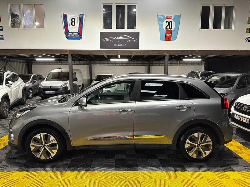 MAGNIFIQUE KIA NIRO 64KW 204 CH (APPLE CARPLAY, SIÈGES CHAUFFANTS ET VENTILÉS, VOLANT CHAUFFANT)