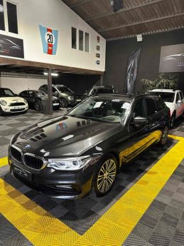 MAGNIFIQUE BMW 530I TOURING M SPORT PROPULSION 252 CH (FULL ENTRETIEN BMW, TOIT OUVRANT, ATTELAGE)