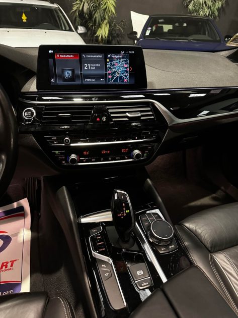 MAGNIFIQUE BMW 530I TOURING M SPORT PROPULSION 252 CH (FULL ENTRETIEN BMW, TOIT OUVRANT, ATTELAGE)