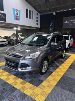 MAGNIFIQUE FORD KUGA 2.0 TDCI 140 CH TITANIUM (PREMIÈRE MAIN, FULL SUIVI D’ENTRETIEN, TOIT OUVRANT)