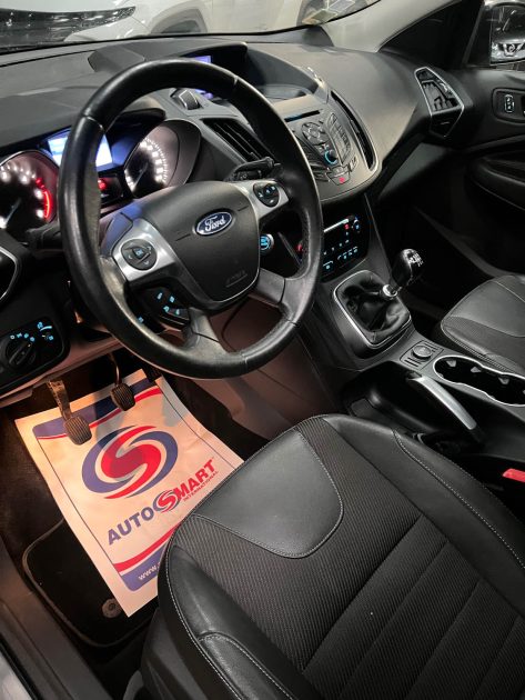 MAGNIFIQUE FORD KUGA 2.0 TDCI 140 CH TITANIUM (PREMIÈRE MAIN, FULL SUIVI D’ENTRETIEN, TOIT OUVRANT)