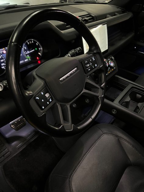 DEFENDER 110 P400e HSE MARK IV (ATTELAGE, ÉLECTRIQUE, PACK HIVER, PACK TOUT TERRAIN, TOIT OUVRANT) 