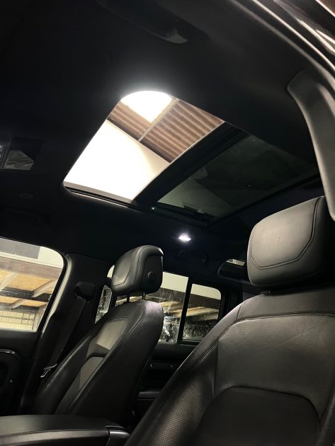 DEFENDER 110 P400e HSE MARK IV (ATTELAGE, ÉLECTRIQUE, PACK HIVER, PACK TOUT TERRAIN, TOIT OUVRANT) 