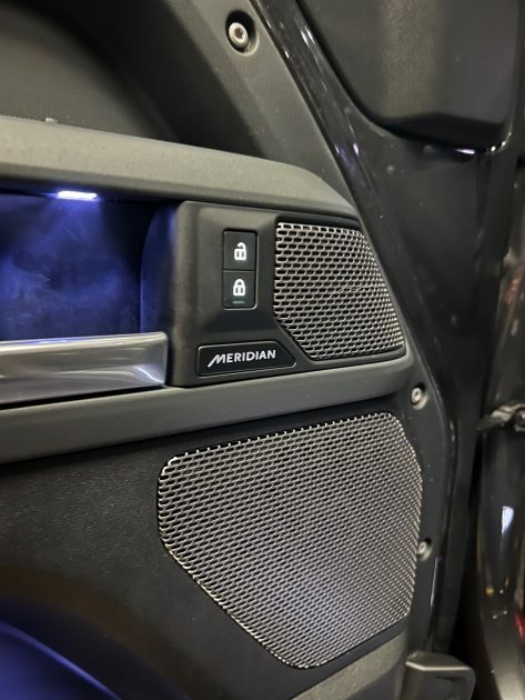 DEFENDER 110 P400e HSE MARK IV (ATTELAGE, ÉLECTRIQUE, PACK HIVER, PACK TOUT TERRAIN, TOIT OUVRANT) 