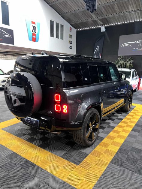 DEFENDER 110 P400e HSE MARK IV (ATTELAGE, ÉLECTRIQUE, PACK HIVER, PACK TOUT TERRAIN, TOIT OUVRANT) 