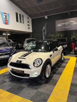 MAGNIFIQUE MINI COOPER JOHN COOPER WORKS 1.6 16V TURBO 211 CH (SUIVI D’ENTRETIEN, CUIR)⭐️⭐️⭐️⭐️⭐️