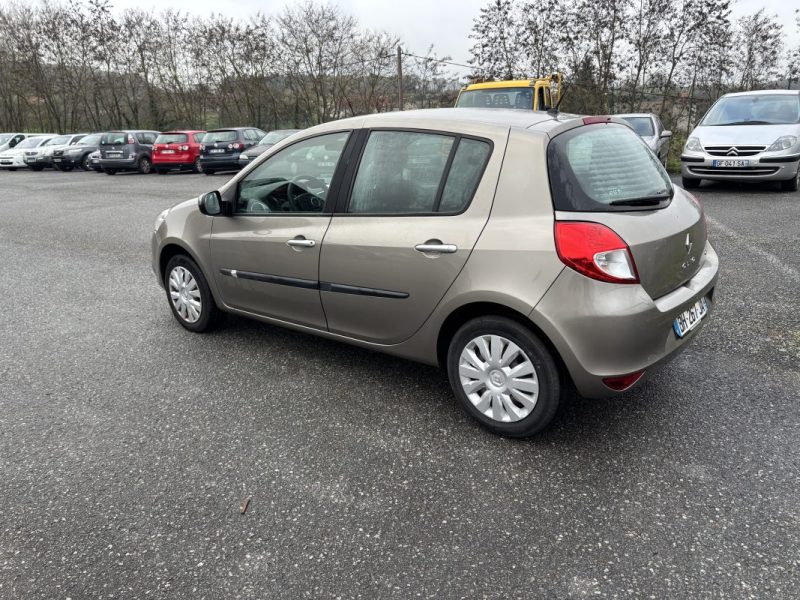 RENAULT CLIO III 1.5DCI EXPRESSION CLIM 2011