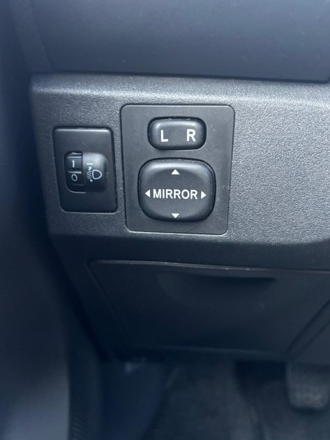 TOYOTA YARIS 1.3 VVT-I 90CH LUNA 2006