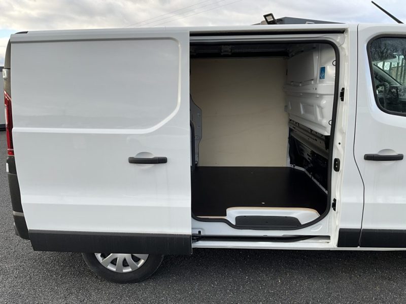 24 520€ HT NISSAN  PRIMASTAR  2,8T 130 CV DCI ACENTA L1H1 