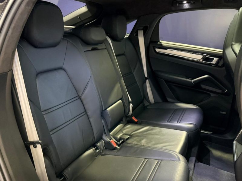 PORSCHE CAYENNE COUPÉ 3.0 V6 462CH E-HYBRID TVA RÉCUPÉRABLE