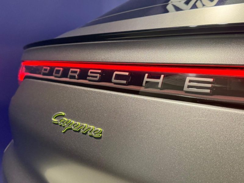 PORSCHE CAYENNE COUPÉ 3.0 V6 462CH E-HYBRID TVA RÉCUPÉRABLE