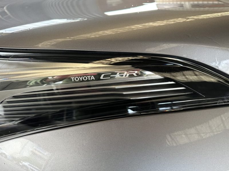 TOYOTA C-HR 122H COLLECTION 2WD E-CVT RC18 2019