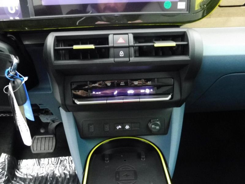 Fiat Panda Grande 1.2 hybrid 100ch la prima edct6