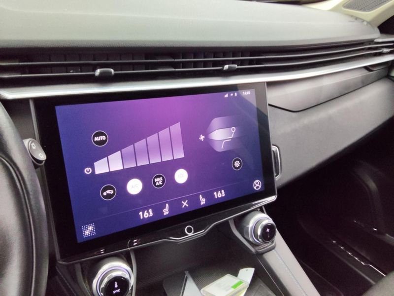 Lynk & Co 01 1.5 phev 261