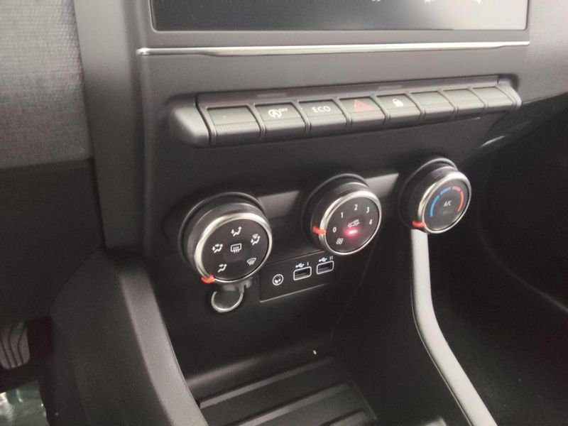 Renault Clio 1.5 dci 100ch evolution - 25